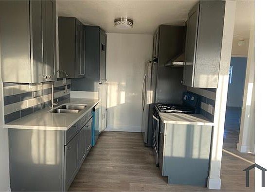 2nd image of 721 W 81st St #5