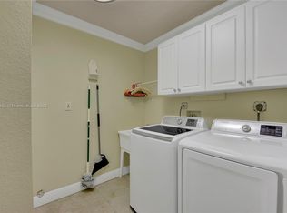 7905 SW 161st St, Palmetto Bay, FL 33157