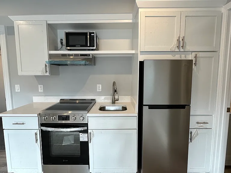 6 Monroe St #207 — Photo 4