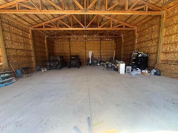 5th image of 17088 Kingsburg Rd