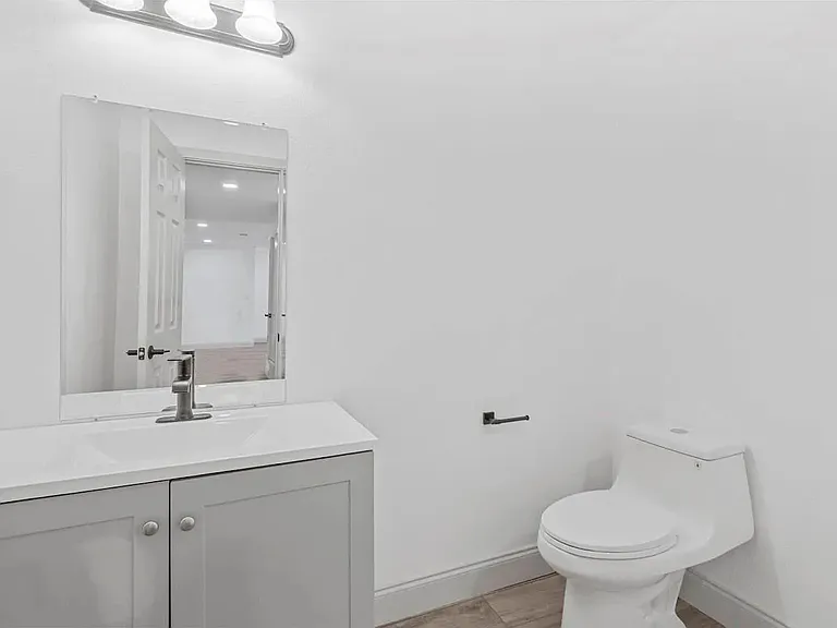 502 Melrose Dr — Photo 13