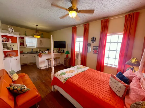 2102 25th St, Galveston, TX