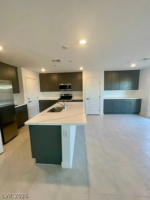 3 bed, 2.5 bath, 1705 sqft, $2,100 — Photo 4