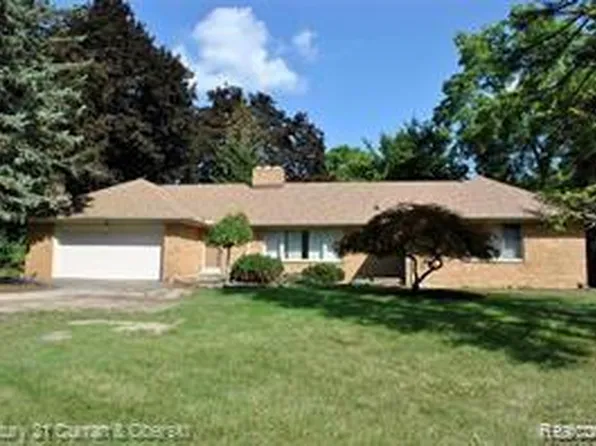 26800 W Six Mile Rd, Redford, MI 48240
