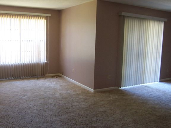 4th image of 1223 Londonderry Ln