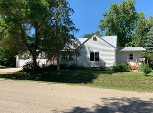 608 3rd St, Leola, SD 57456