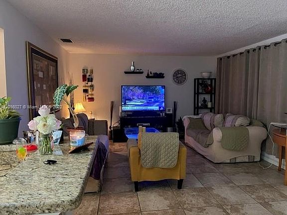 3rd image of 2832 Coral Springs Dr