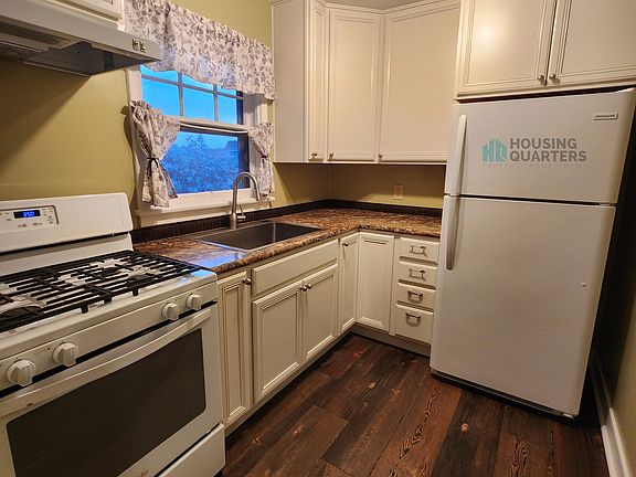 2nd image of 1414 N Lincoln St #7