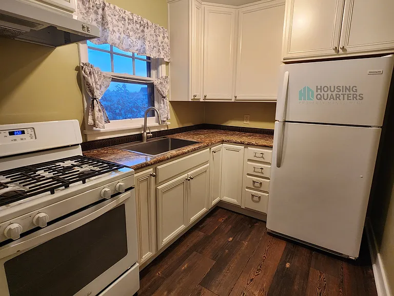 1414 N Lincoln St #7 — Photo 2