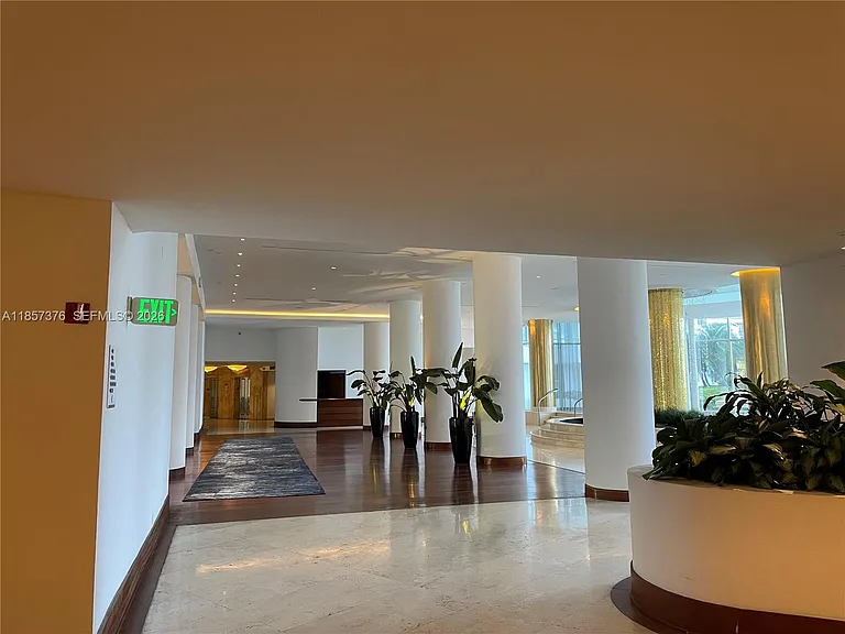 5161 Collins Ave #1104 — Photo 22