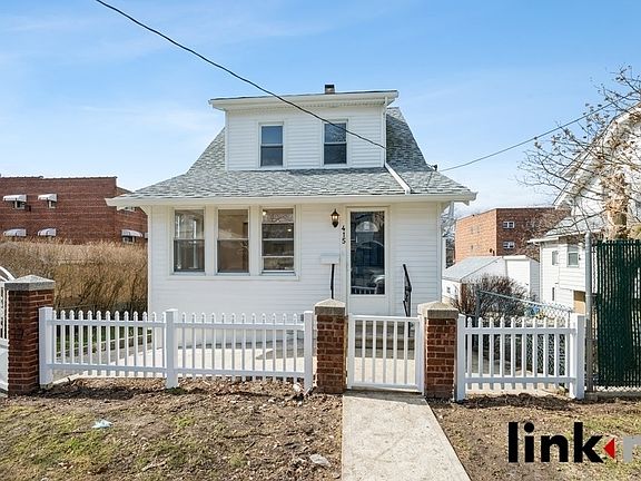 3rd image of 415 Quincy Ave #H
