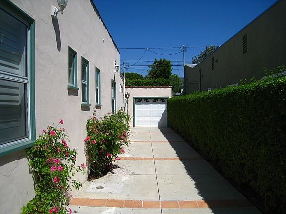 4th image of 8837 Ashcroft Ave