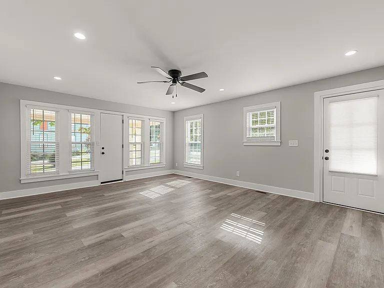 37386 Detroit Rd — Photo 13