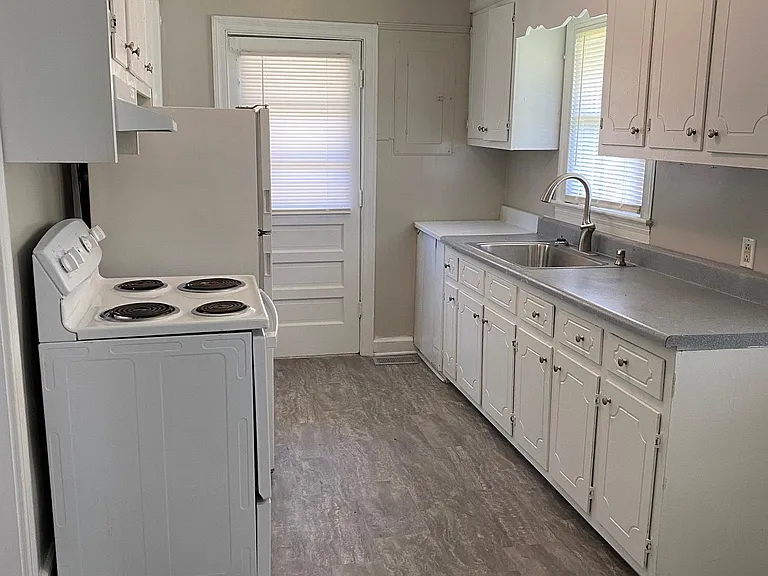 109 E Hooks River Rd — Photo 2