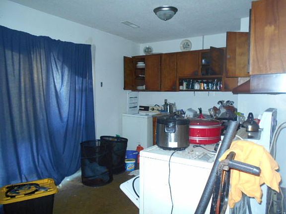 4th image of 8793 Deerwood Dr