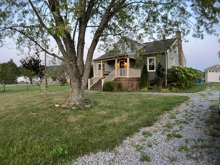 196 Old Town Rd — Photo 48