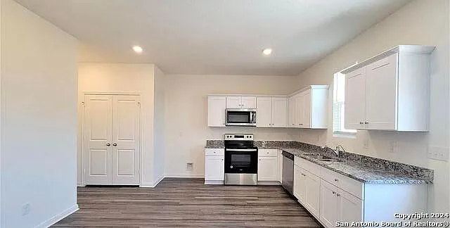 3 bed, 2.5 bath, 1605 sqft, $1,750 — Photo 2