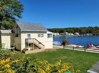 30 W Shore Rd, Waymart, PA 18472