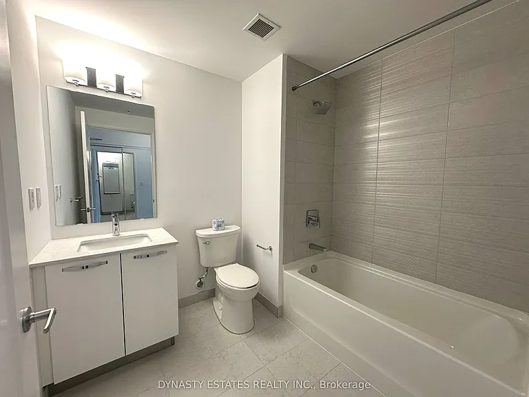 75 James St S #908 — Photo 11