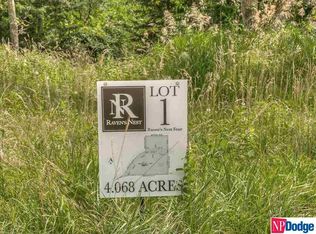 8607 Raven Dr, Louisville, NE 68037