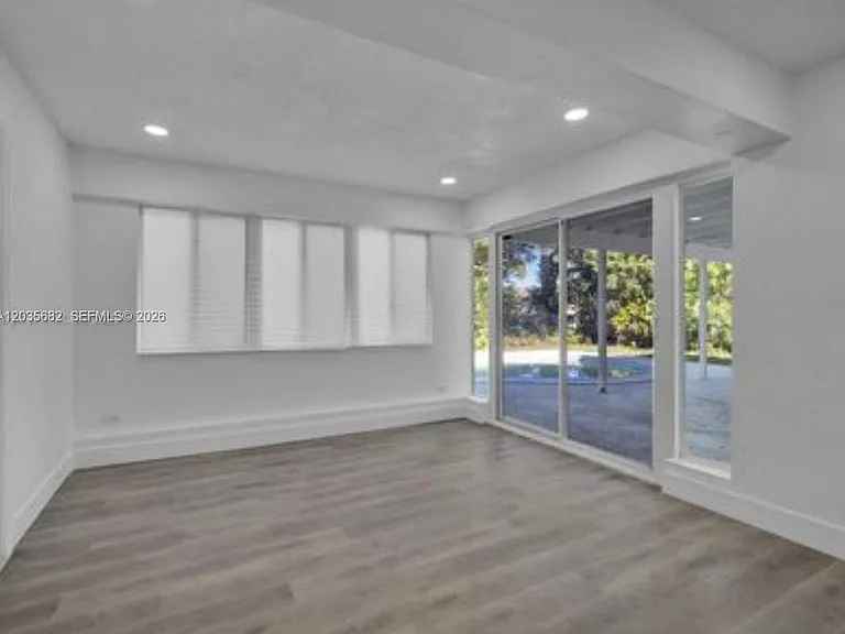 3811 NW 6th Pl — Photo 12
