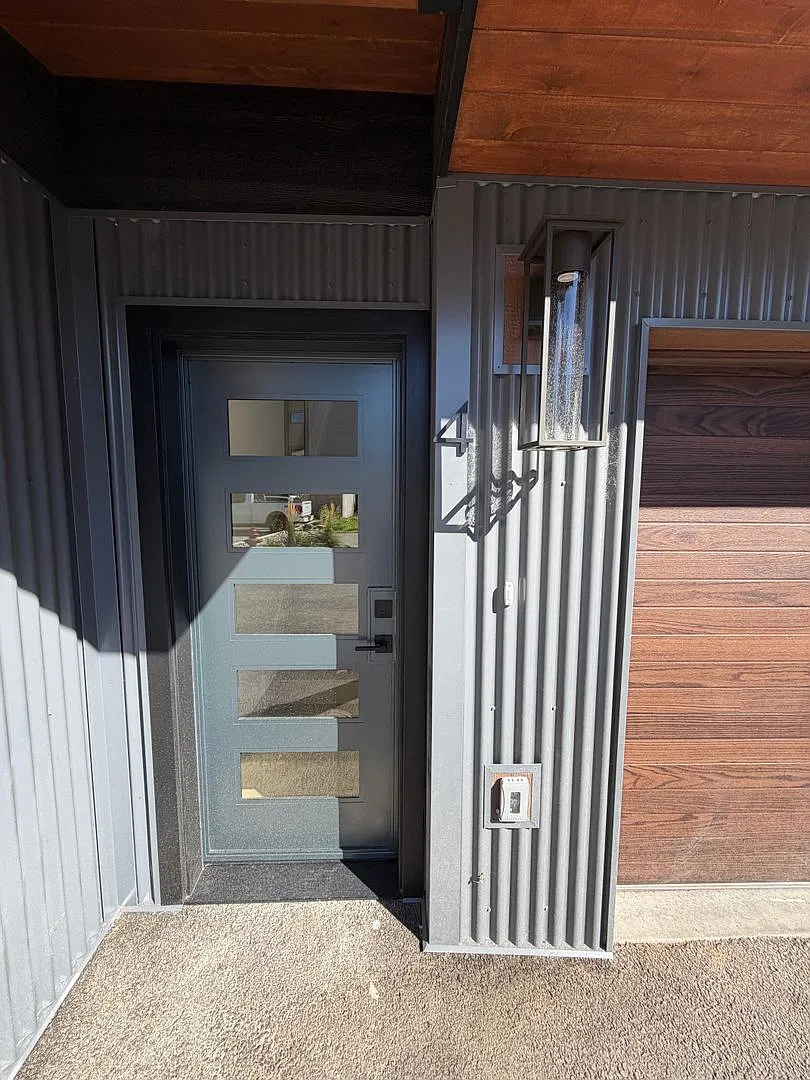 Brand new 3 bed 2.5 bath townhome on county road 203 — Photo 2