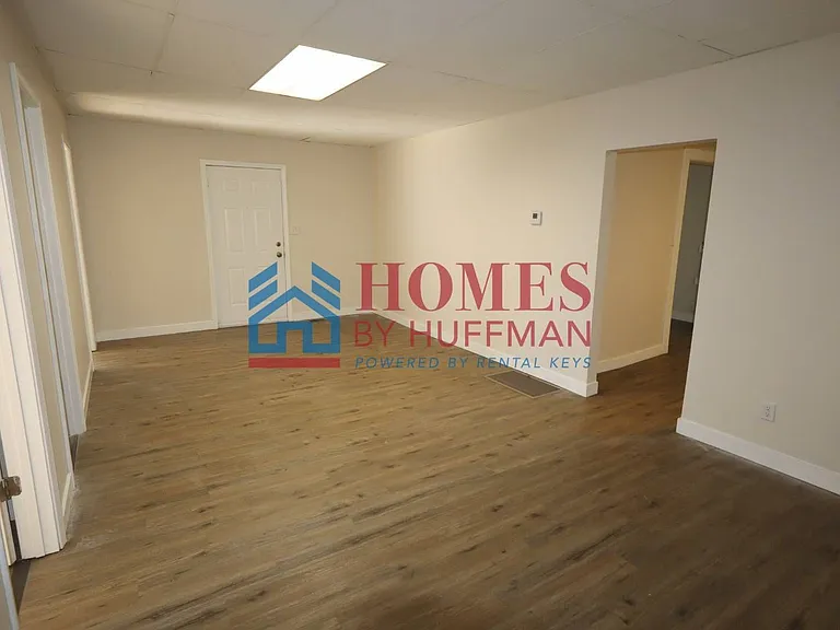 638 Jackson Ave — Photo 3