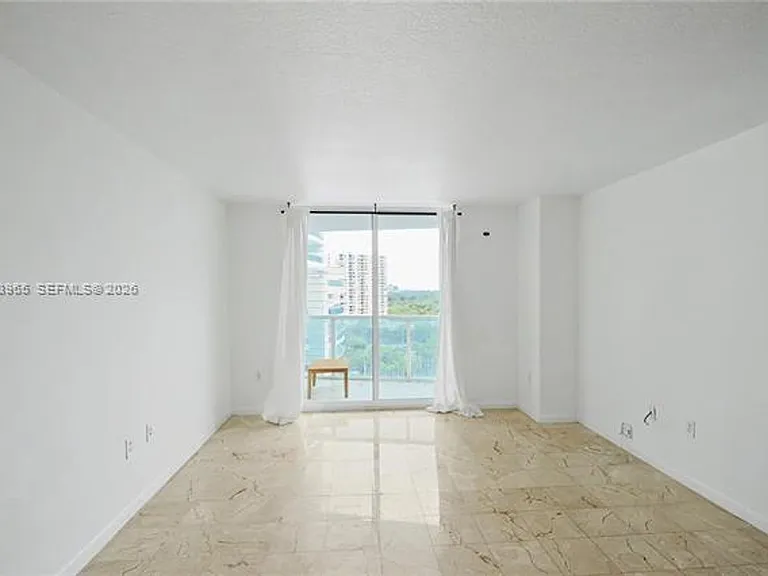 2101 Brickell Ave #CU-1611 — Photo 6