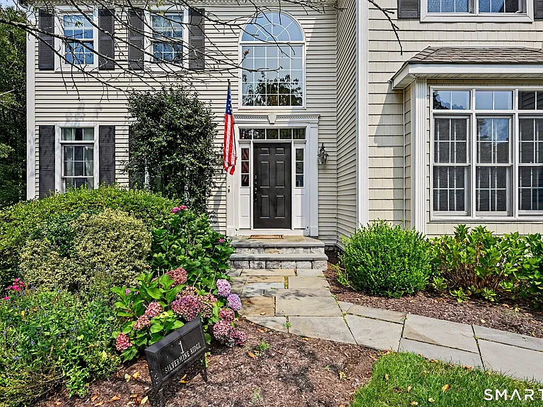 1 Silvermine Rdg — Photo 1