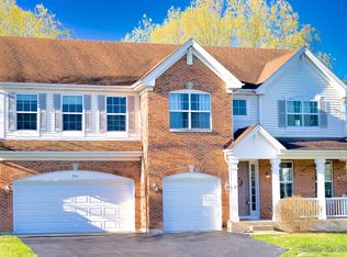 266 Laurel Ln, West Chicago, IL 60185