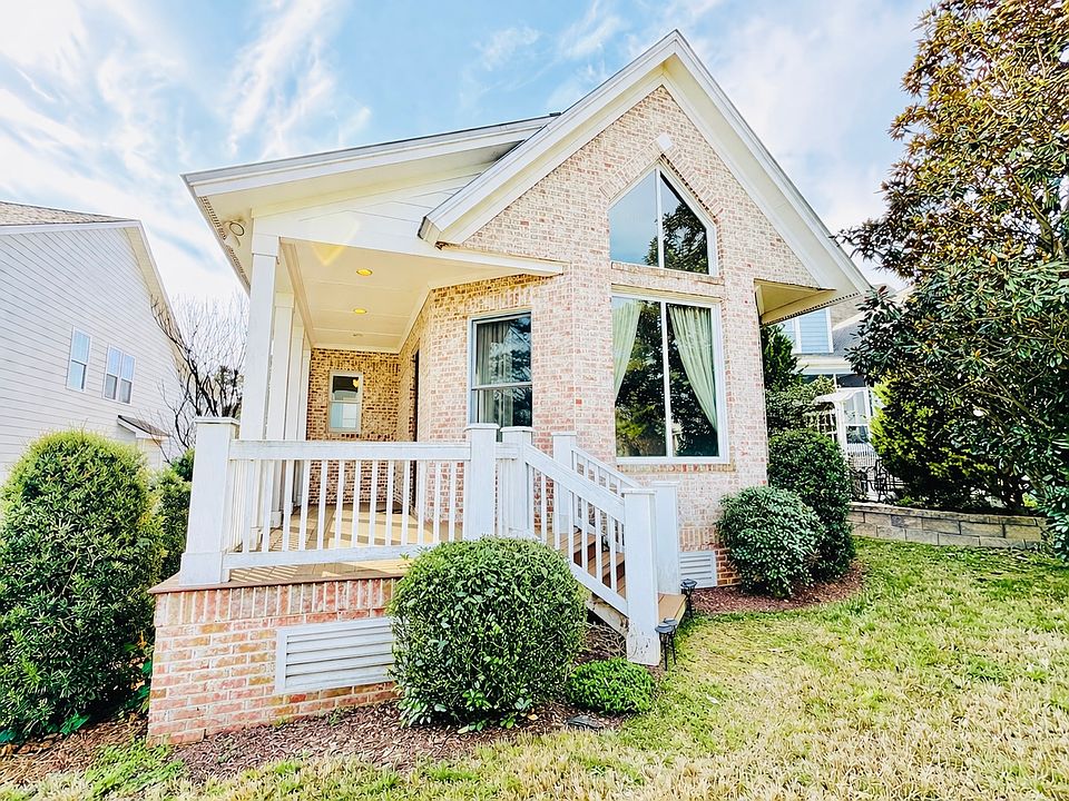 1st image of 33 Golden Spur Ln