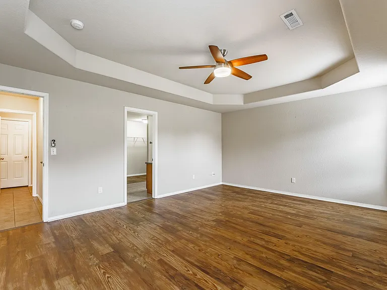 530 Lasso Ln — Photo 3