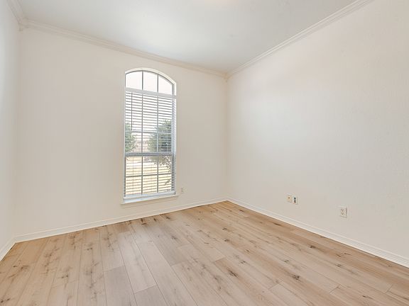 5th image of 4907 Vaquero Ct