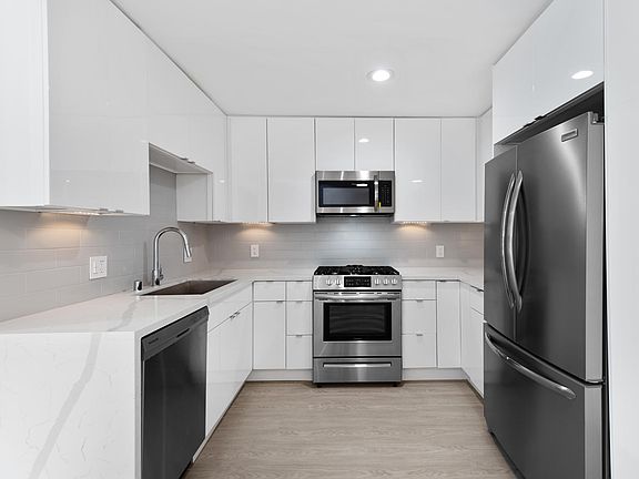3rd image of 1546 S Bundy Dr #Sjfhf16f0