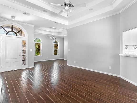4th image of 1906 Fair Oaks Dr