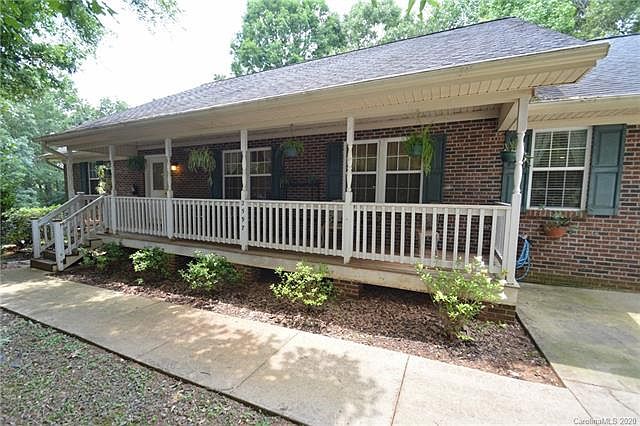 1st image of 2597 Carriage Ln