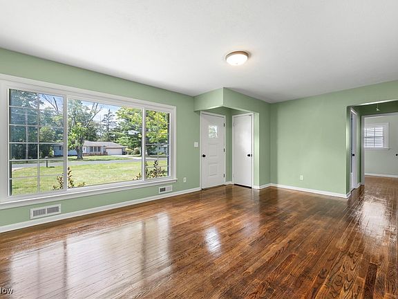 4th image of 1533 Diana Dr