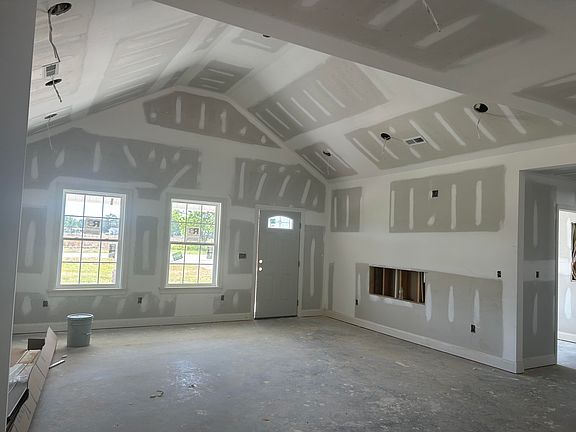 3rd image of 4955 Rogdwin Rd