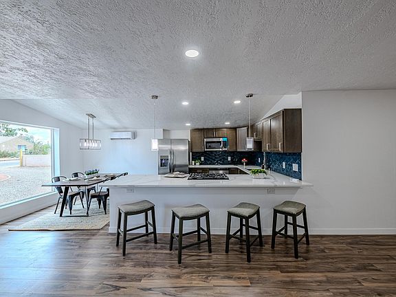5th image of 6667 Elwood Dr NW