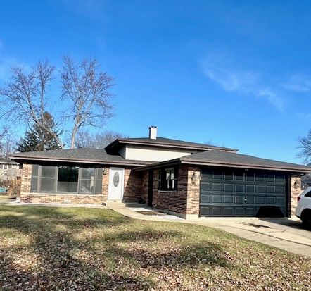 644 Cedar Ln, Bartlett, IL 60103