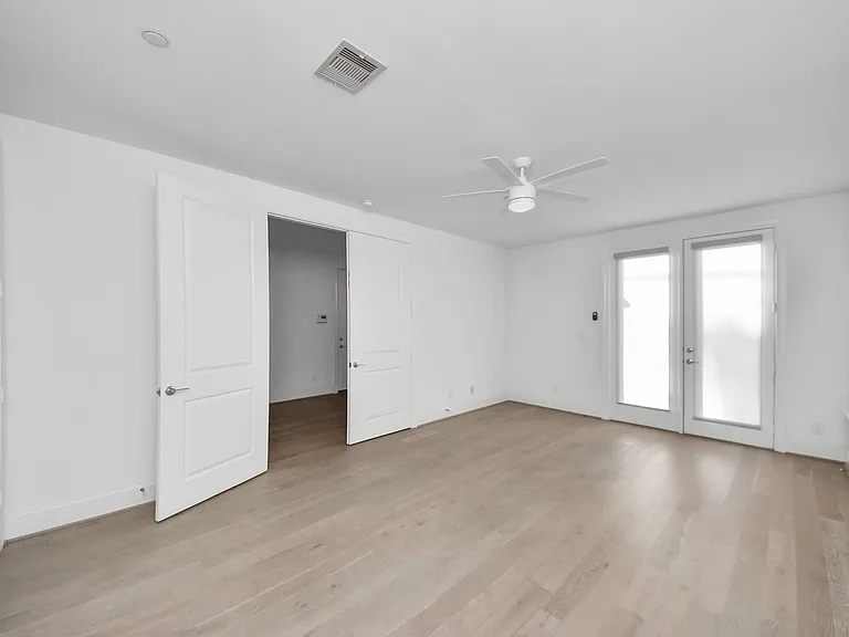 4005 Woodshire Village Est — Photo 9