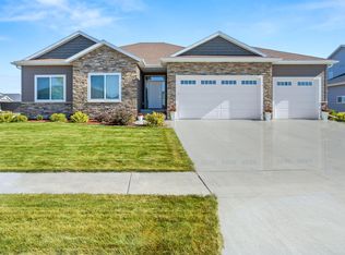 3671 Crimson Loop S, Fargo, ND 58104