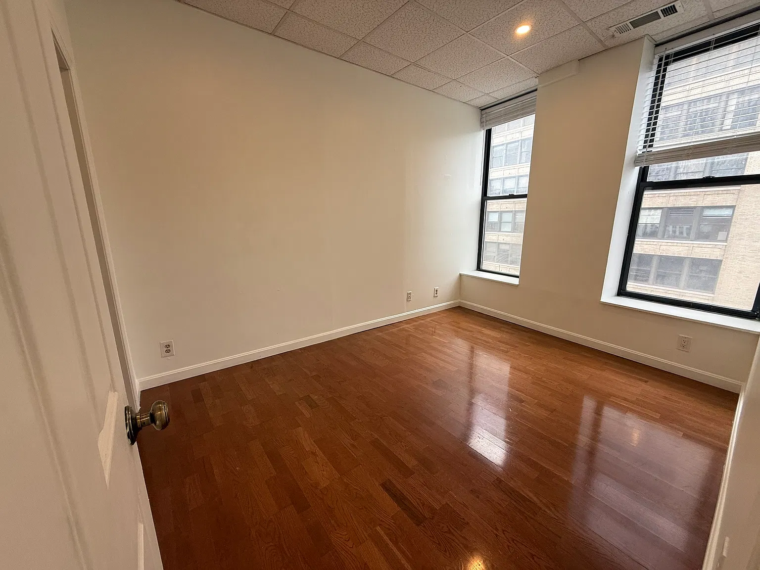 2 bed, 463 sqft, $2,990 — Photo 1