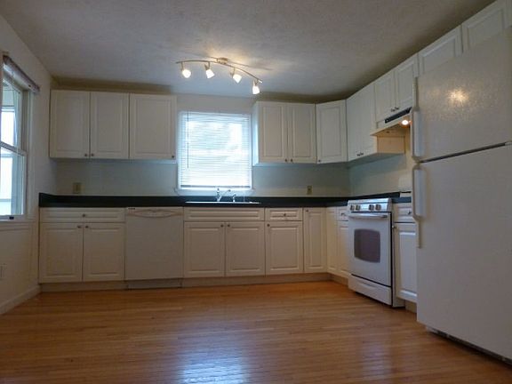 4th image of 1848 North Ave