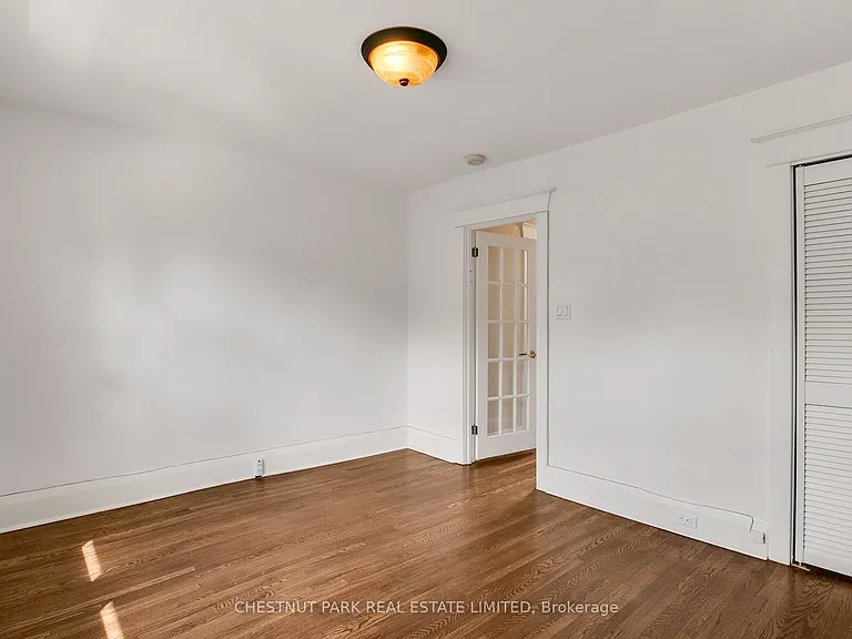 484 Merton St — Photo 30