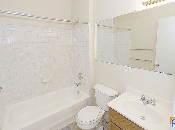 5th image of 6201 S Greenwood Ave #102