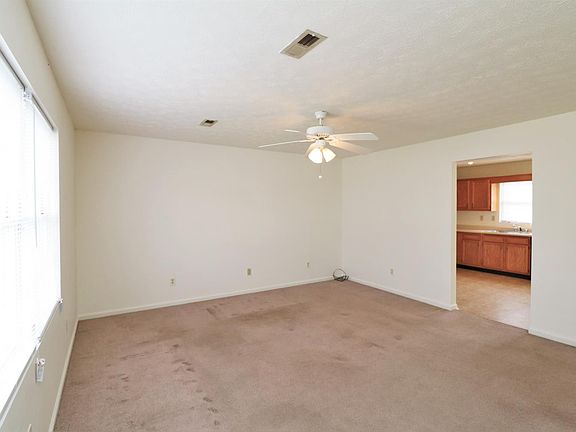 3rd image of 137 Garnet Dr #139