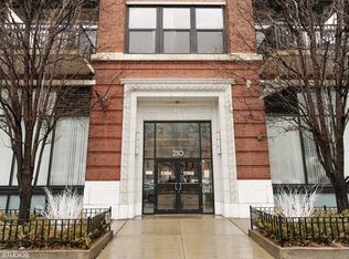 210 S Desplaines St #1703, Chicago, IL 60661