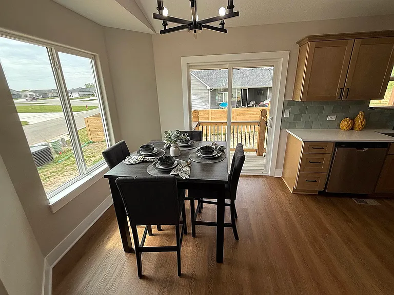 102 Poplar Ct — Photo 7