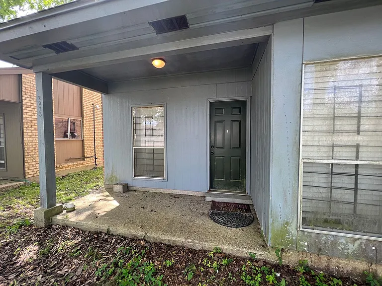 2073 Brightside Dr — Photo 2